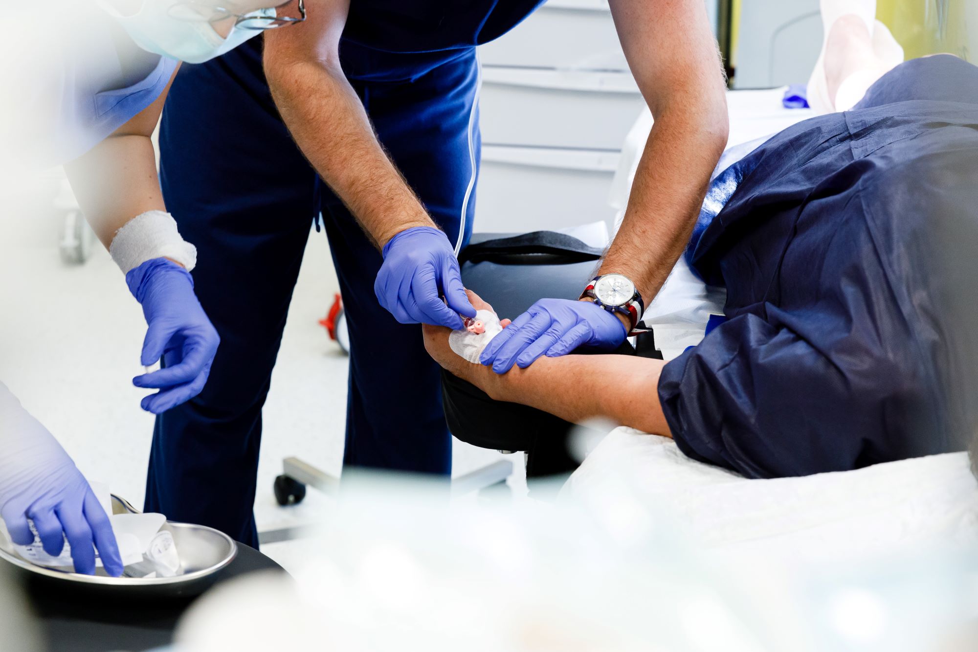 Pregatire anestezie totala dentist la Clinica dentara Dr. Baldea Timisoara.